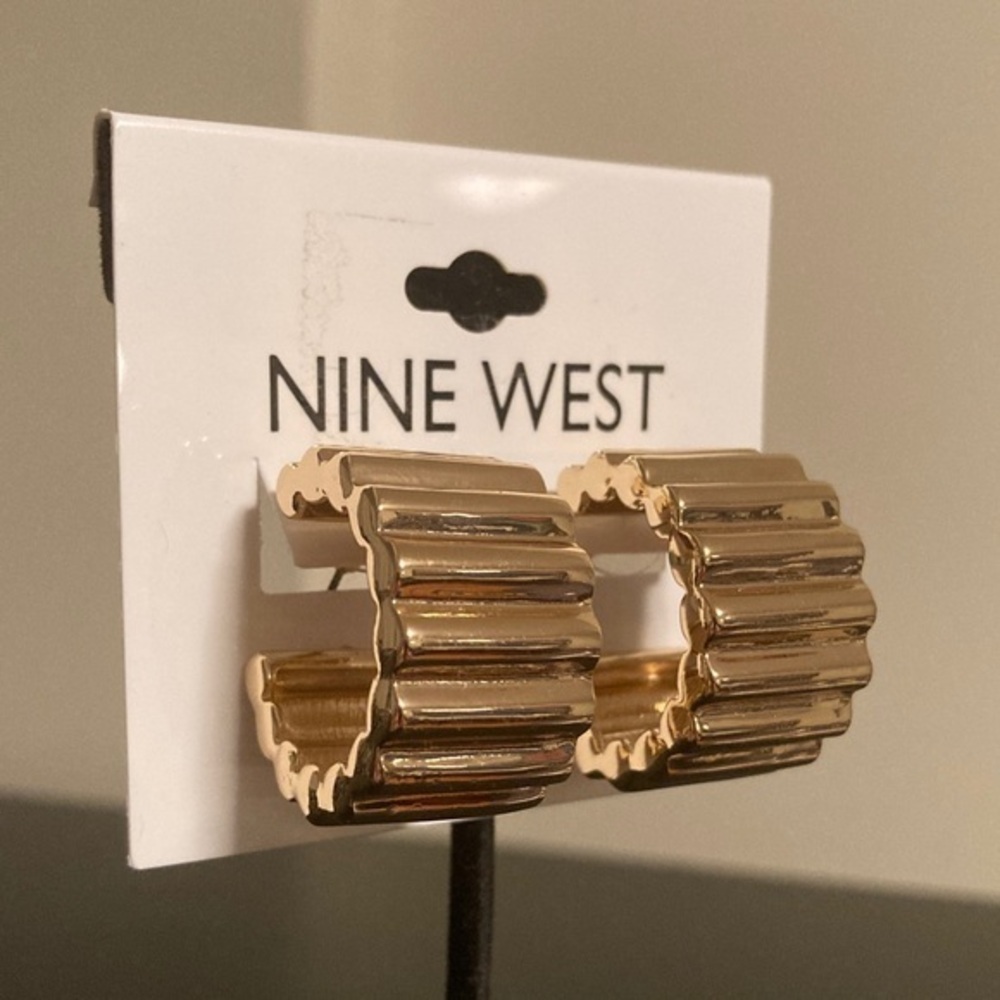 Nine West Gold-Tone Ribbed Earrings